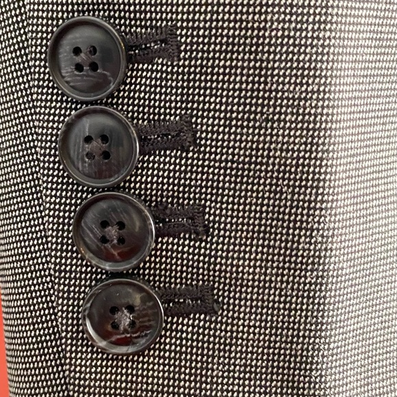 RW&CO Classic Gray Women's Blazer Size 8 - Picture 5 of 16